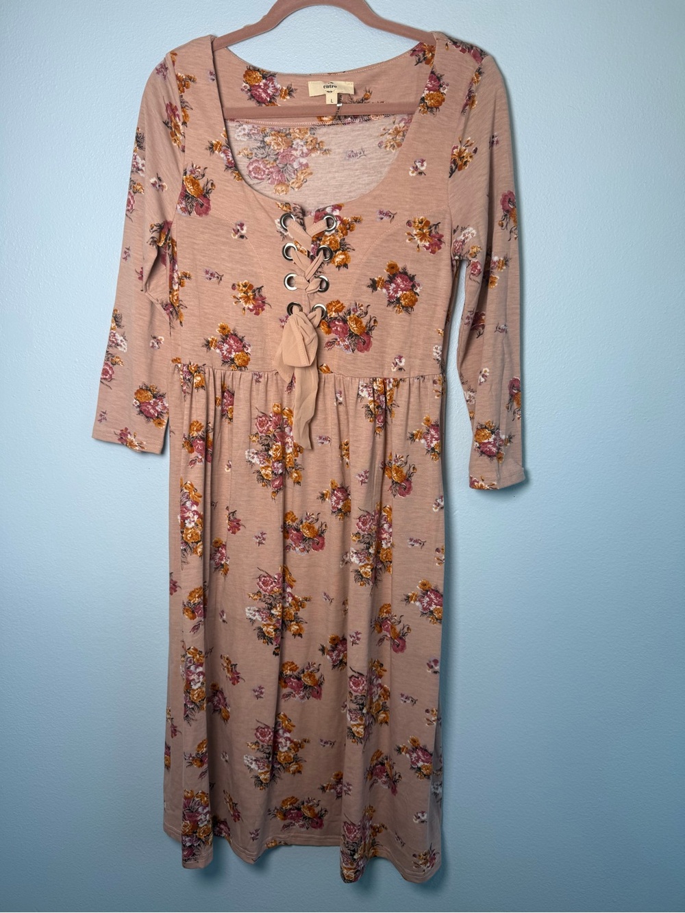 entro Mauve Floral Lace-Up Midi Dress
